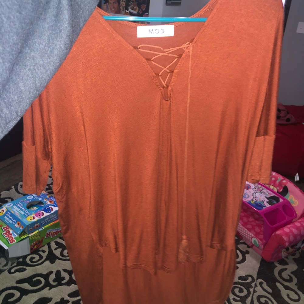 High low top w/ Criss crosses tassel front